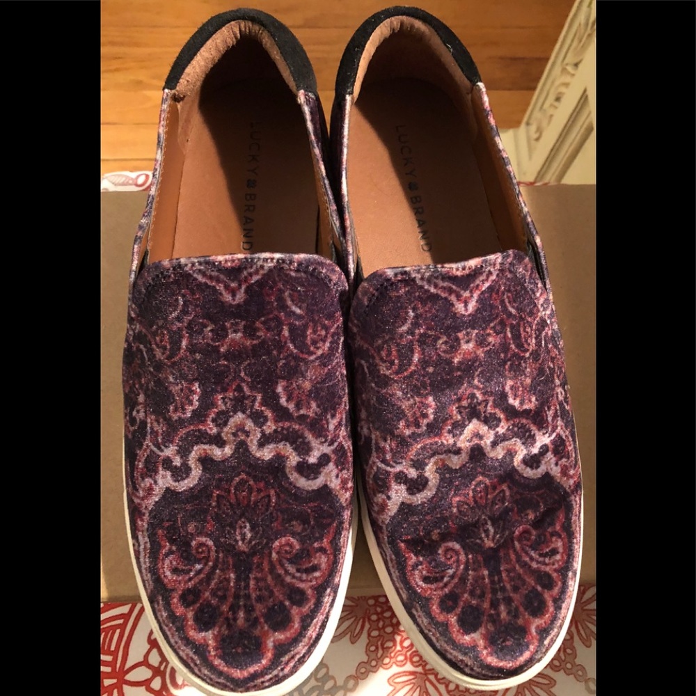 Lucky Brand Lupa Slip Ons